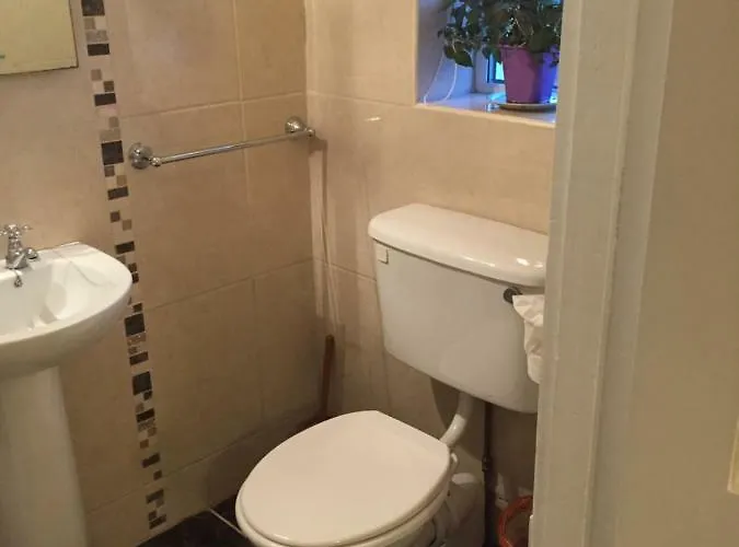 לינה וארוחת בוקר Blakehill House